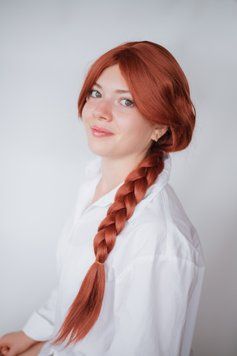 Руда перука в стилі Фіона з косичкою (1106) 1106 фото