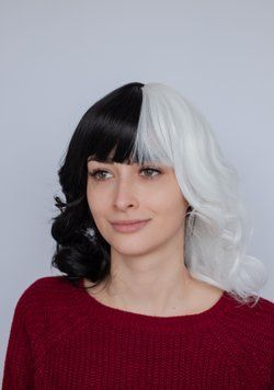 Чорно біла перука в стилі Круєлла де Віль ( 3127 ) Черно белый парик в стиле Круэлла де Виль ( 3127 ) фото