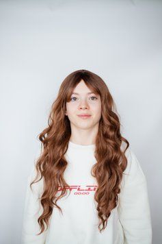 Темно руса довга хвиляста перука теплий тон (2585-6-30) (2585-6-30) фото