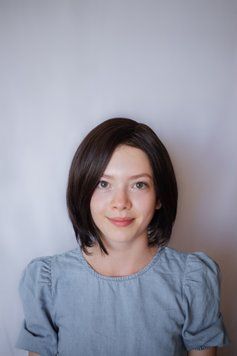 Легка темно коричнева рівна перука з Європи H2be Tina ( 2 ) Легкий темно коричневый парик H2be Tina ( 2 ) фото